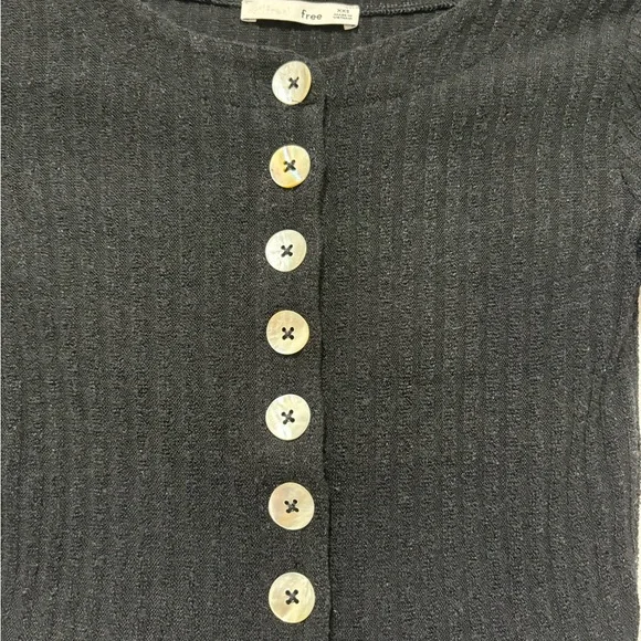 Wilfred Black Ribbed Mother of Pearl Button-Down Top - Picture 2 of 5
